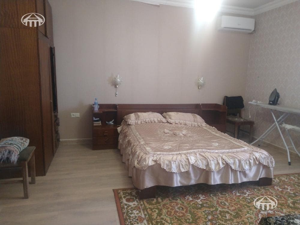 Дом · 5 комн. · 300 м² · Эребуни