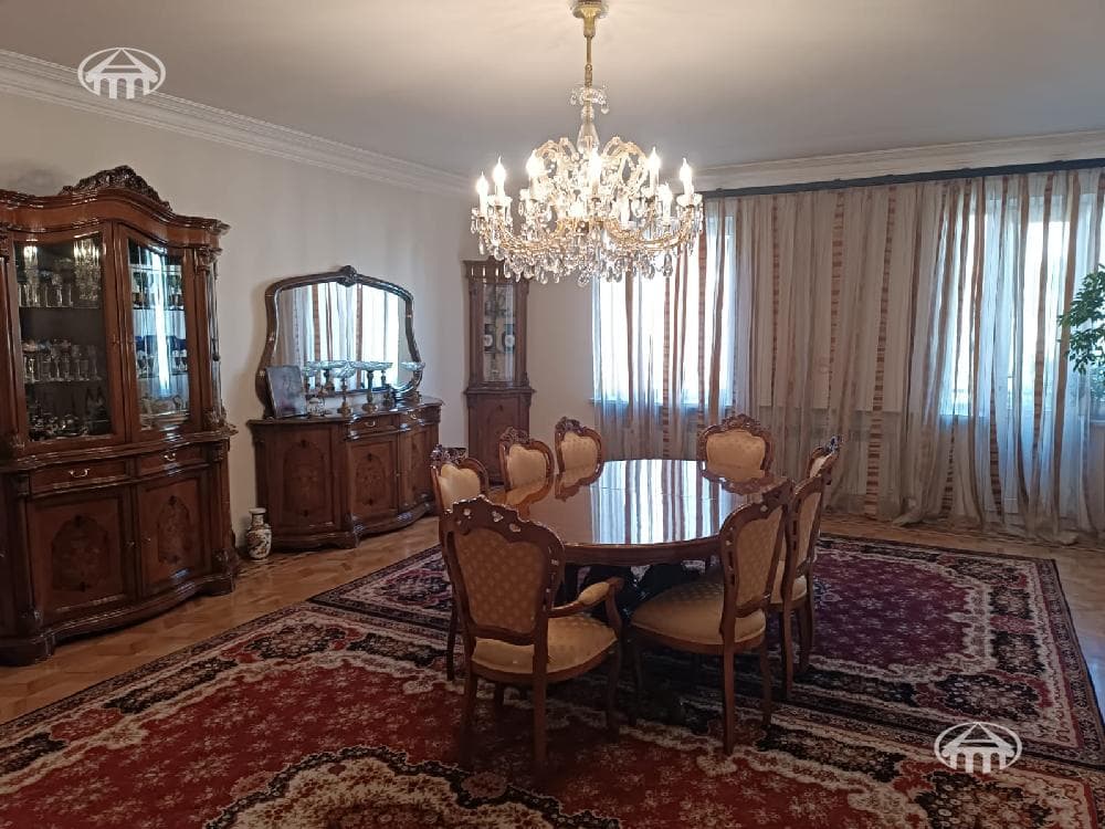 Дом · 5 комн. · 288 м² · Арабкир