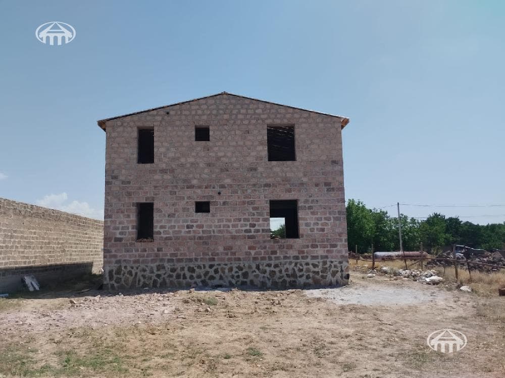 Քոթեջ · 209 մ² · Եղվարդ