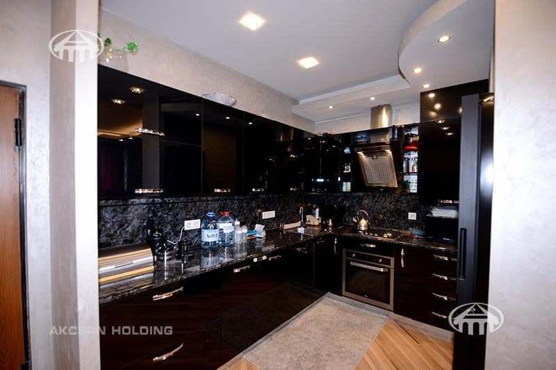 Квартира · 3 комн. · 100 м² · Арабкир