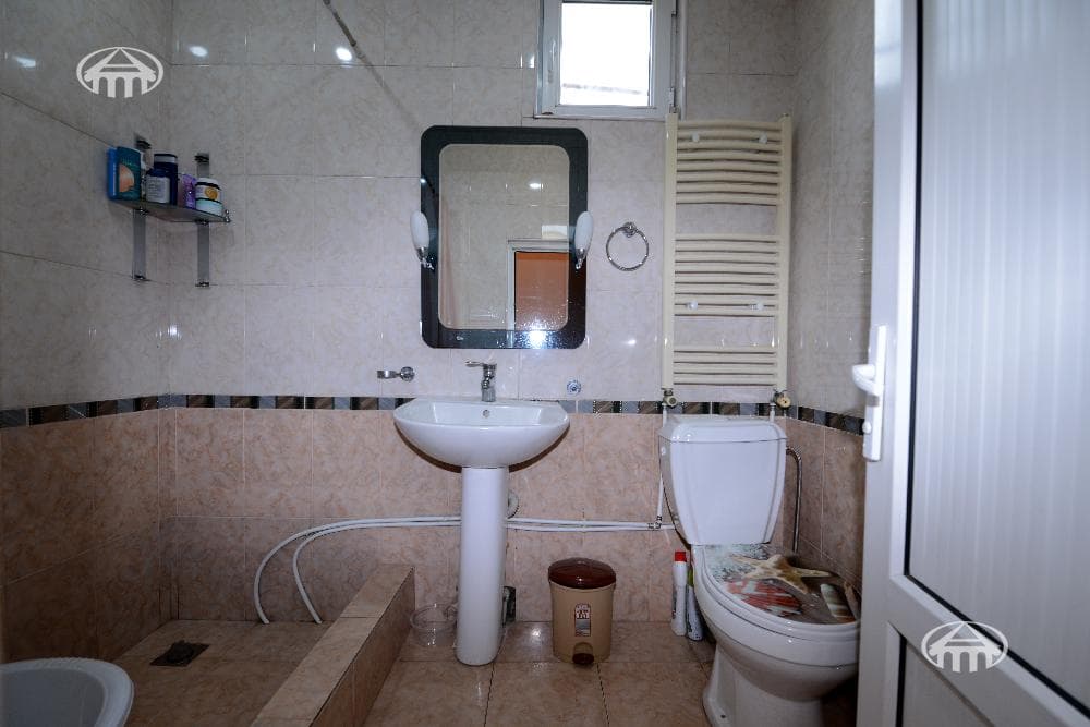 Особняк · 5 комн. · 242 м² · Давташен
