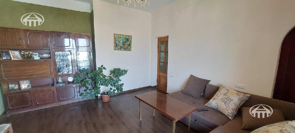 House · 9 rooms · 429 m² · Kanaker-Zeytun