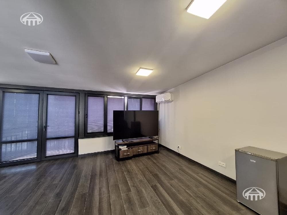 Office · 190 m² · Kentron