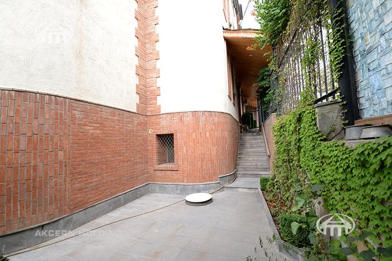 Mansion · 8 rooms · 390 m² · Arabkir