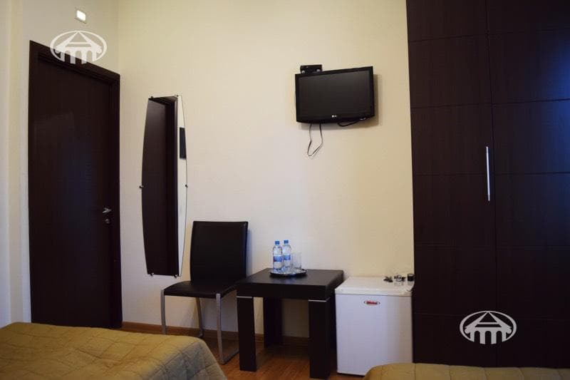 Hotel · 7 rooms · 328 m² · Arabkir