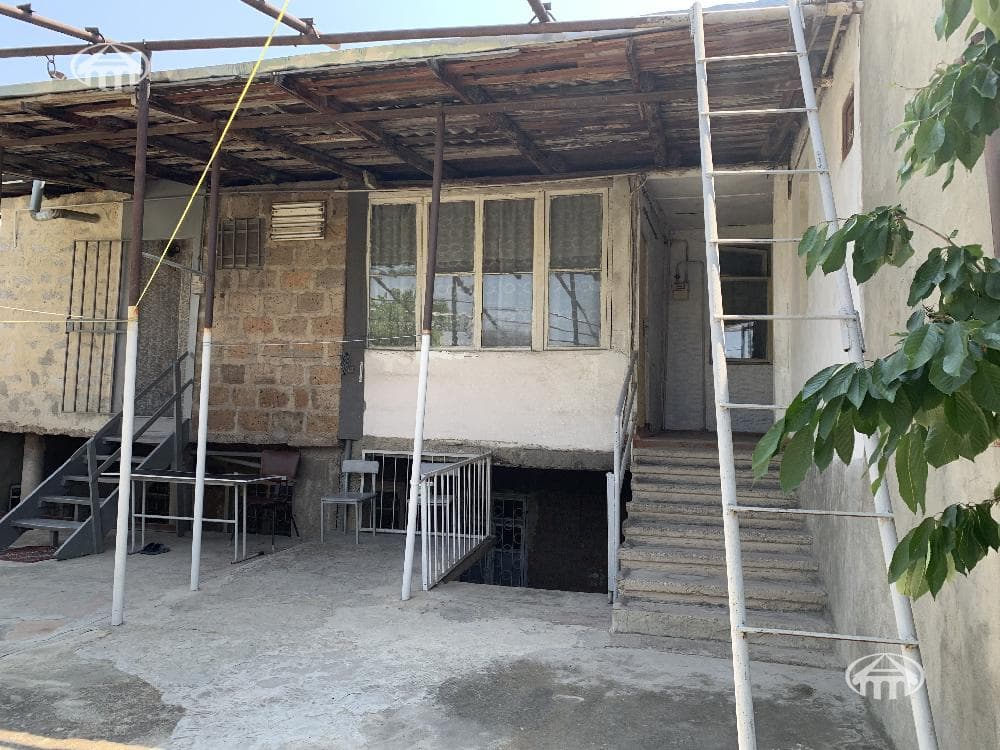 Дом · 9 комн. · 450 м² · Малатия-Себастия