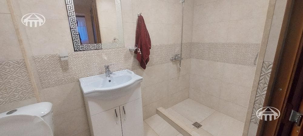House · 7 rooms · 174 m² · Shengavit
