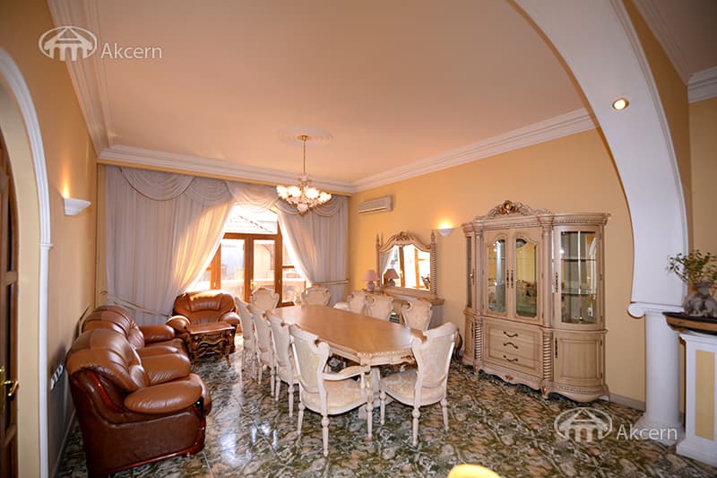 Особняк · 6 комн. · 440 м² · Кентрон