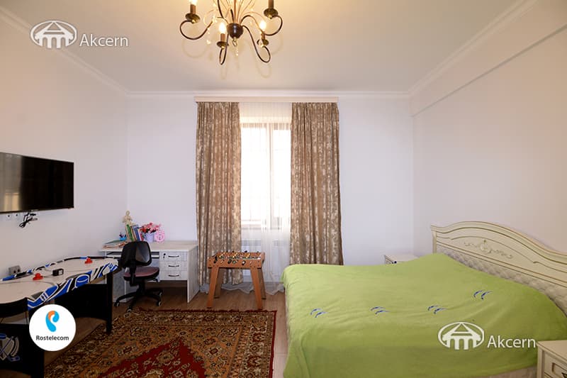 Дом · 5 комн. · 290 м² · Аван