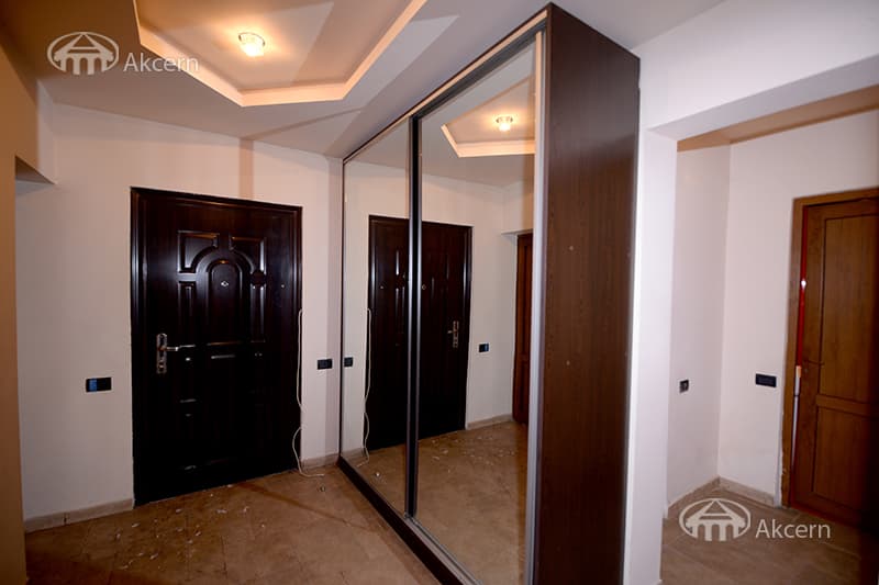 Hotel · 230 m² · Kentron