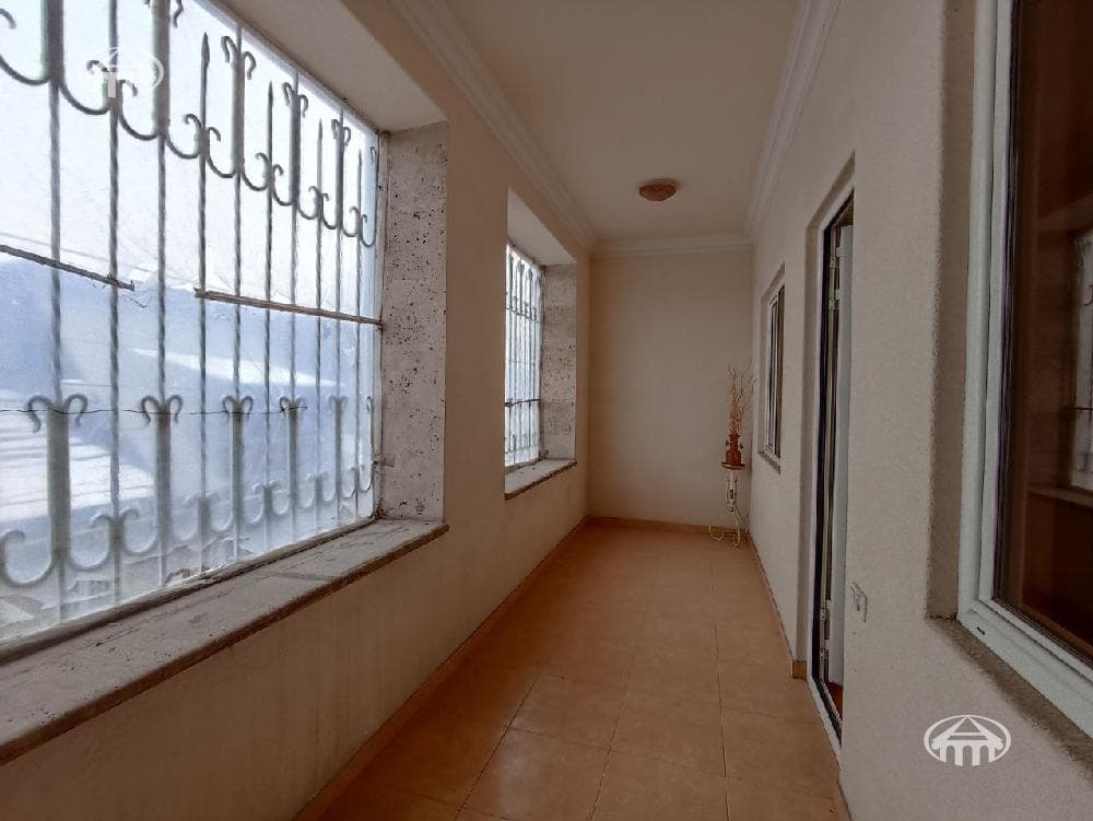 Дом · 6 комн. · 327 м² · Эребуни