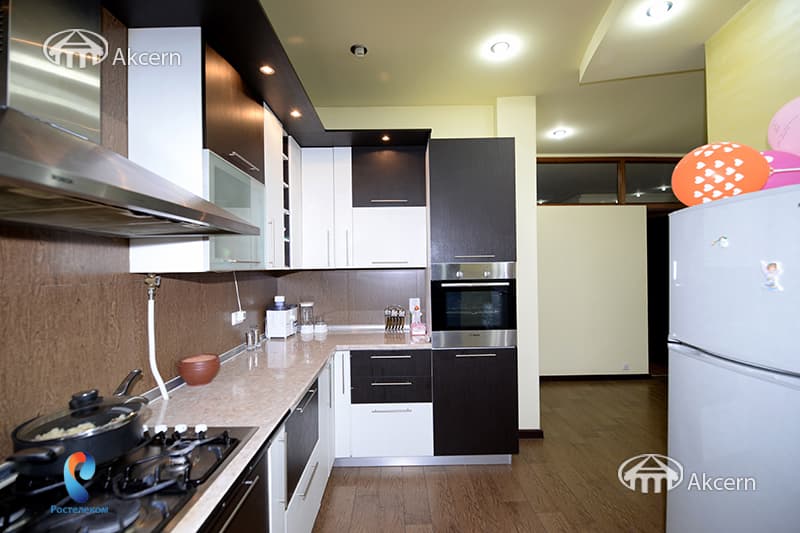Apartment · 4 rooms · 215 m² · Kentron
