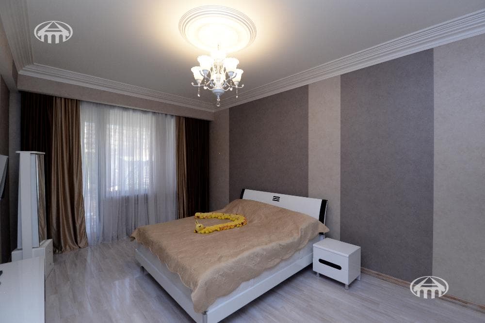 Mansion · 5 rooms · 600 m² · Arabkir