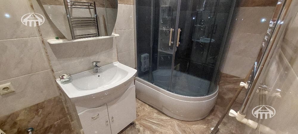 Apartment · 3 rooms · 84 m² · Kentron