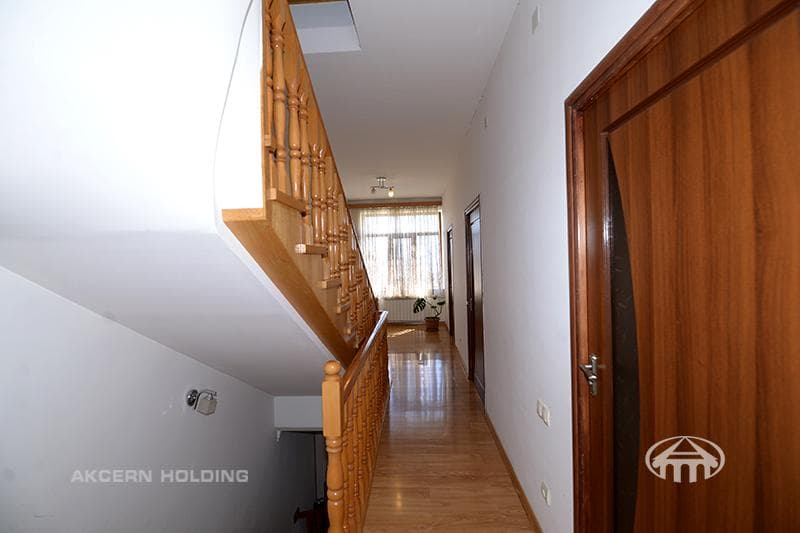 Mansion · 8 rooms · 607.5 m² · Qasax