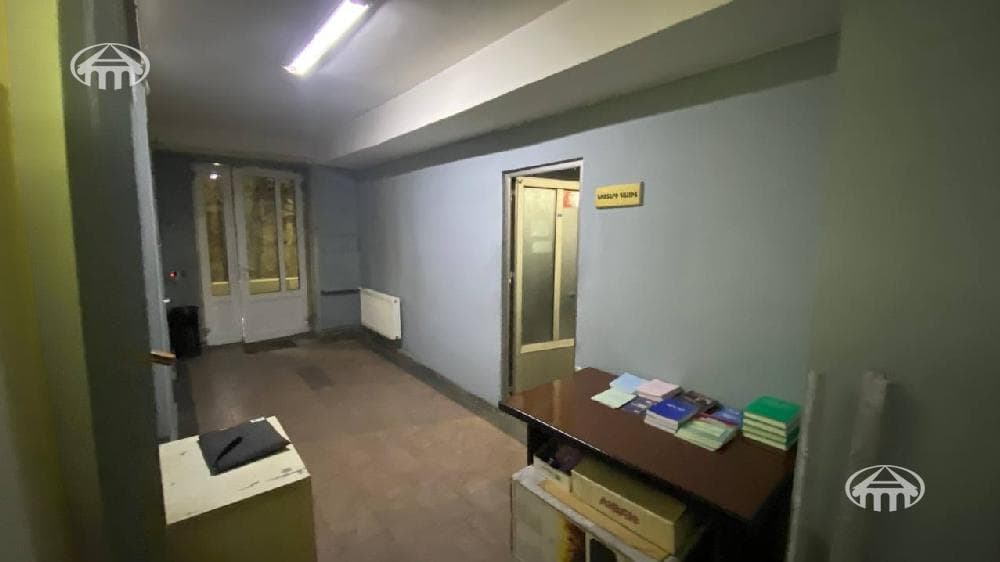 Office · 141 m² · Kentron