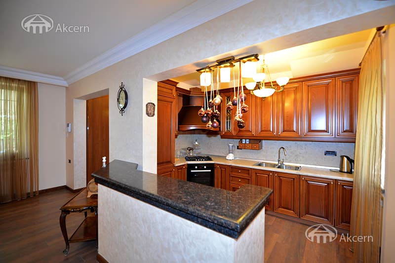 Mansion · 4 rooms · 200 m² · Dzoraghbyur