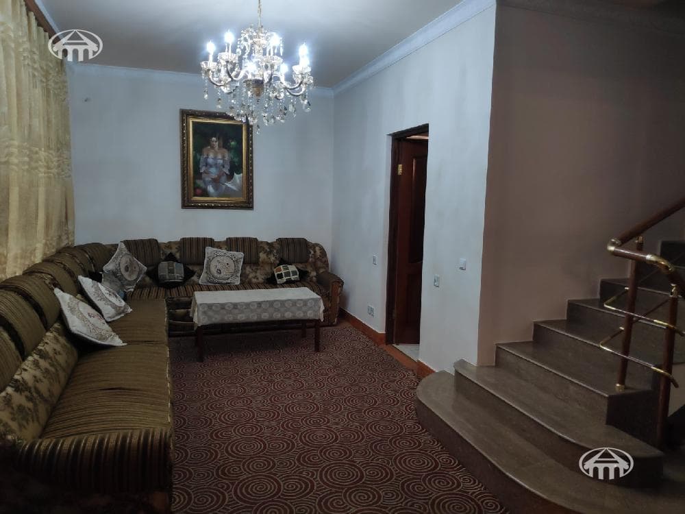 Առանձնատուն · 4 սեն. · 279 մ² · Աջափնյակ