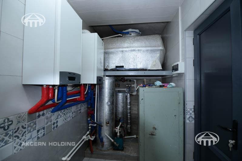 Особняк · 5 комн. · 380 м² · Аван