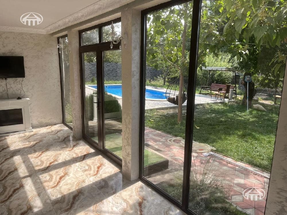House · 5 rooms · 200 m² · Garni