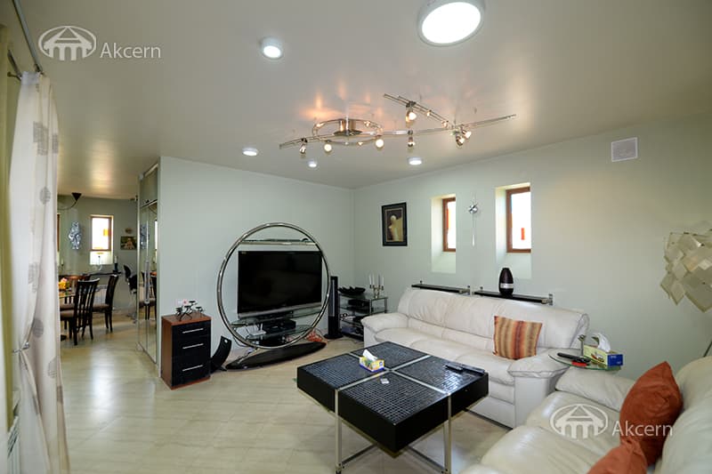 Mansion · 9 rooms · 600 m² · Balahovit