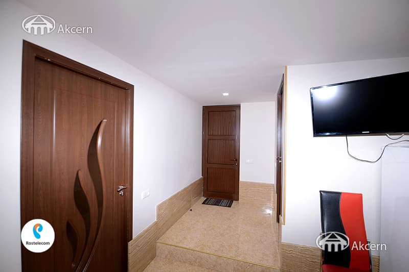 House · 4 rooms · 177 m² · Kentron