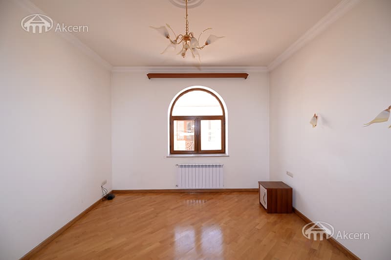 Особняк · 4 комн. · 220 м² · Арабкир