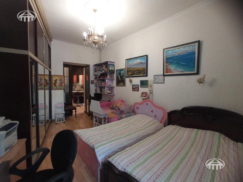 Apartment · 2 rooms · 67 m² · Kentron