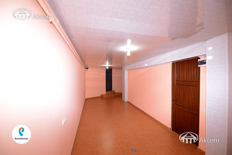 House · 4 rooms · 177 m² · Kentron
