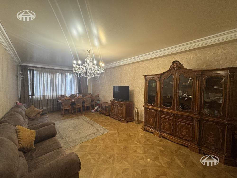 Apartment · 2 rooms · 83 m² · Kentron