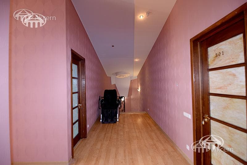Hotel · 5 rooms · 540 m² · Kentron