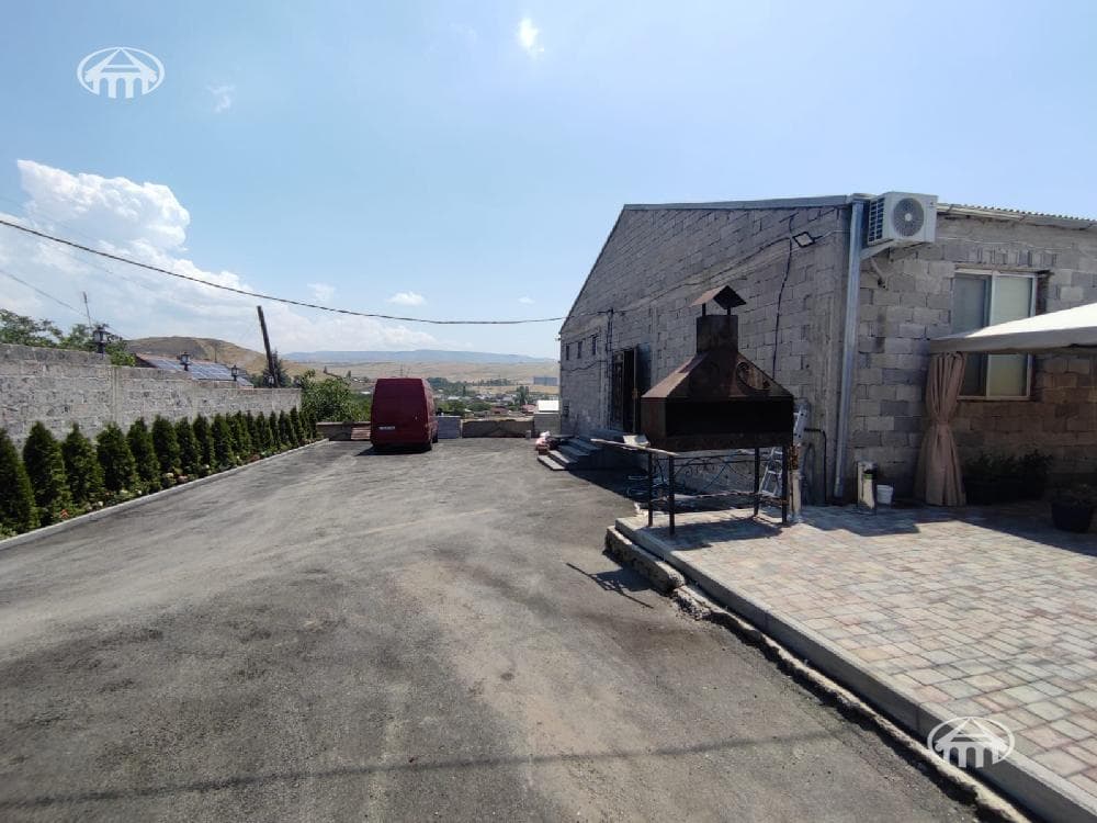 Առանձնատուն · 4 սեն. · 338 մ² · Առինջ