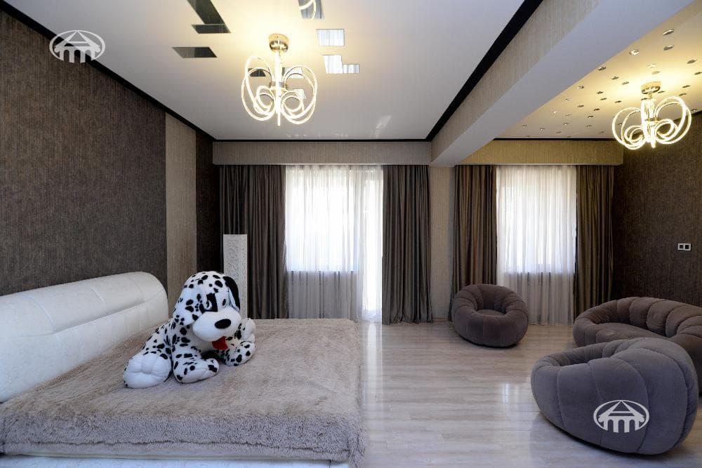 Mansion · 5 rooms · 600 m² · Arabkir