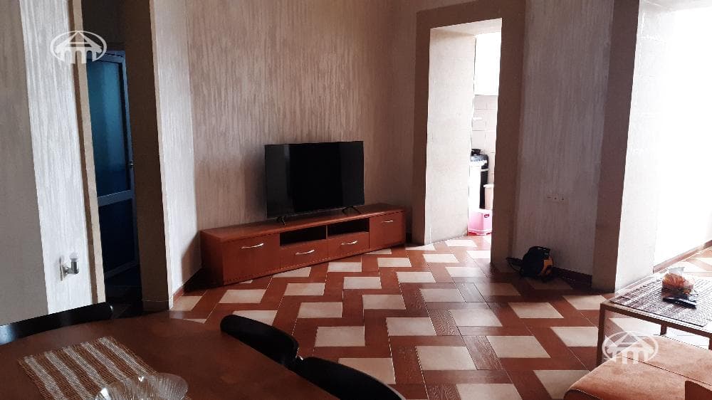 Квартира · 3 комн. · 90 м² · Кентрон