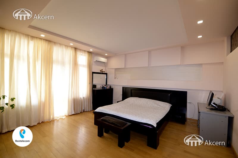 Apartment · 4 rooms · 159 m² · Kentron