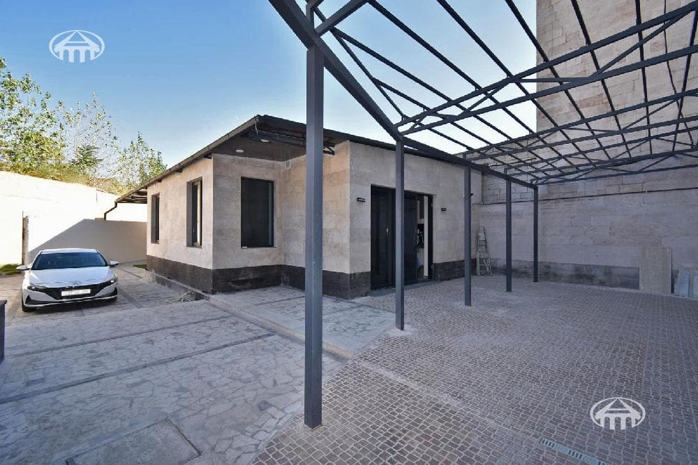 Дом · 5 комн. · 489 м² · Арабкир