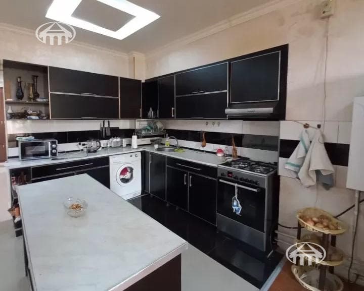 Квартира · 4 комн. · 122 м² · Арабкир