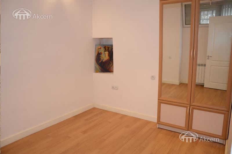 Apartment · 2 rooms · 70 m² · Kentron — photo 3 / 16
