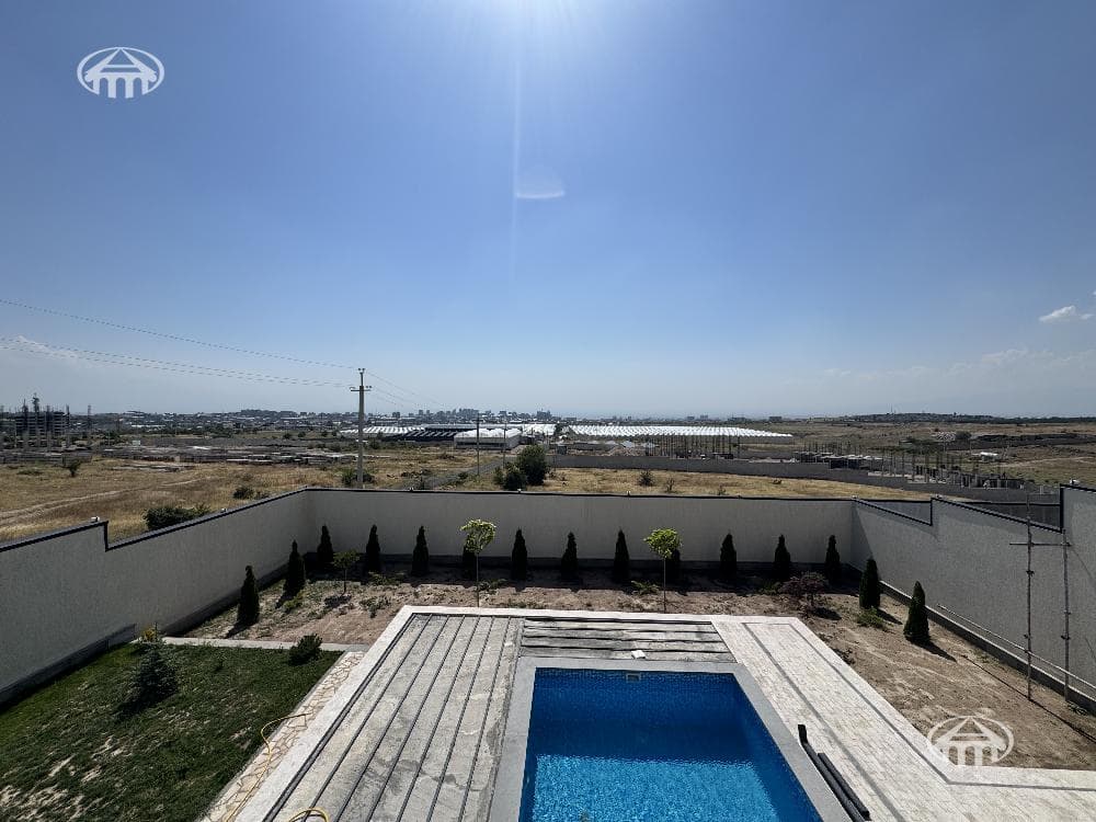 Mansion · 4 rooms · 273 m² · Dzoraghbyur