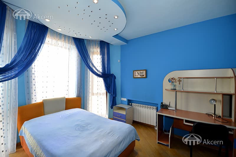 Mansion · 5 rooms · 320 m² · Nork-Marash