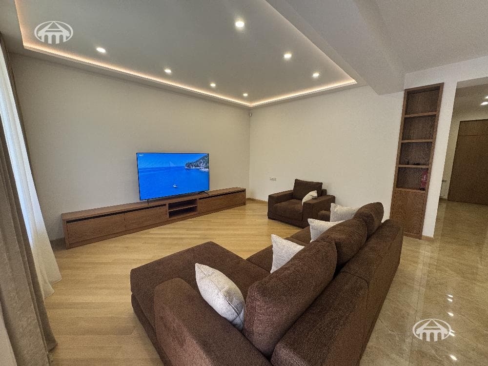 Townhouse · 4 rooms · 292 m² · Arabkir