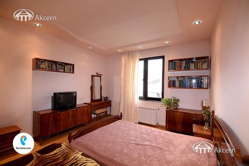 Apartment · 4 rooms · 159 m² · Kentron