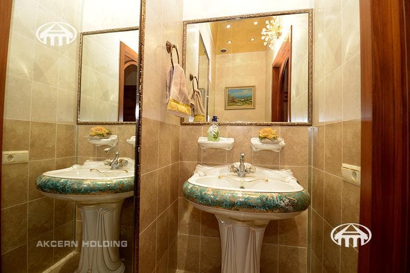 Apartment · 4 rooms · 288 m² · Kentron