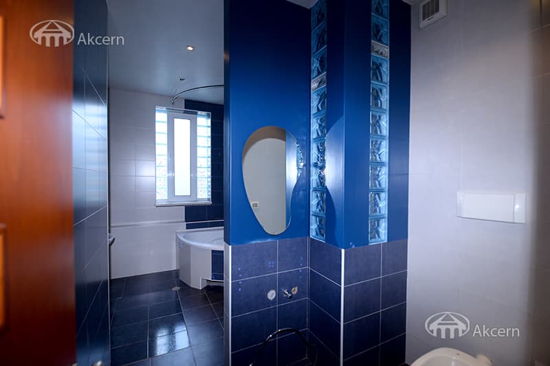 Apartment · 3 rooms · 107 m² · Kentron