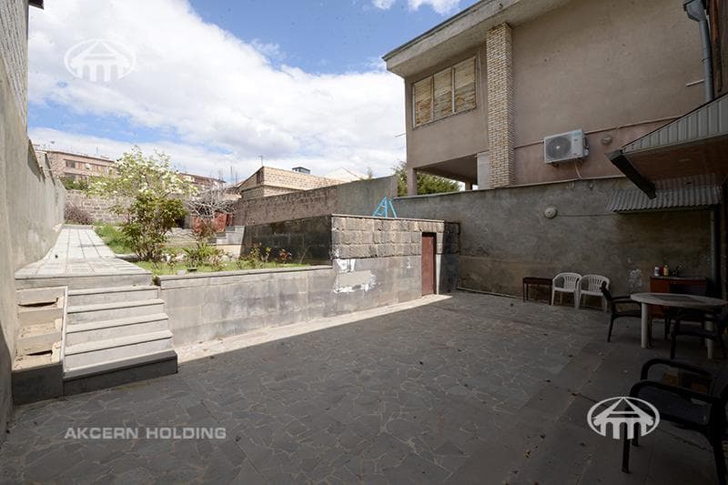 House · 5 rooms · 220 m² · Arabkir