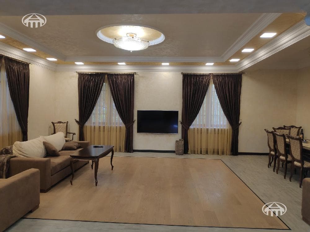 Особняк · 463 м² · Арагюх