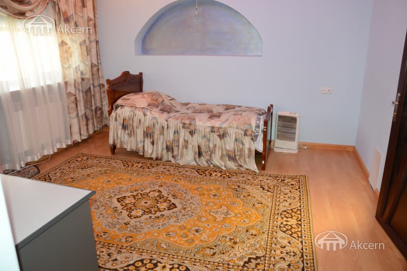 Mansion · 9 rooms · 590 m² · Arabkir