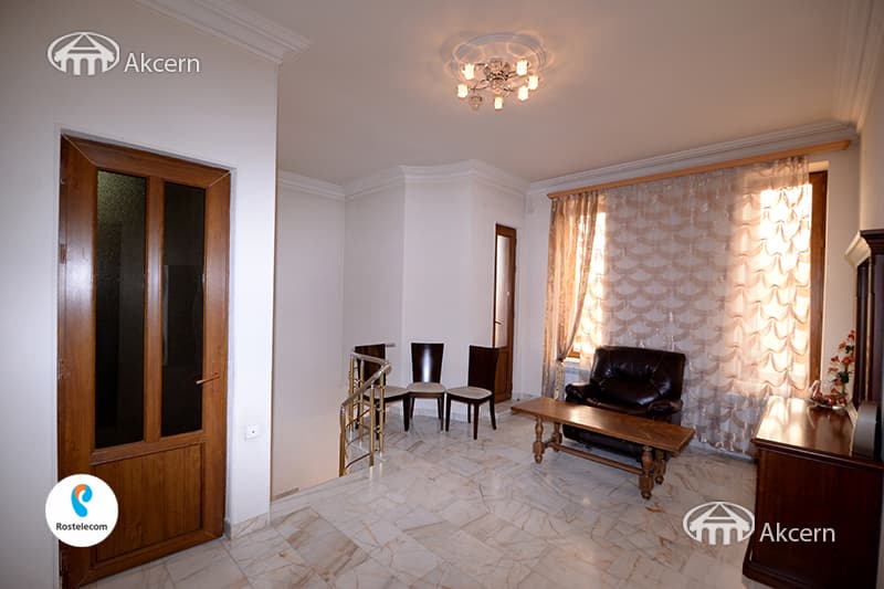 Առանձնատուն · 6 սեն. · 353 մ² · Դավթաշեն
