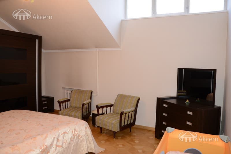 House · 6 rooms · 250 m² · Arabkir