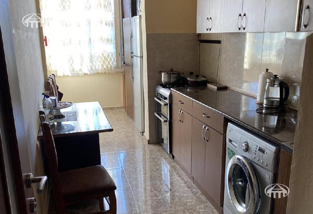 Квартира · 4 комн. · 93 м² · Давташен